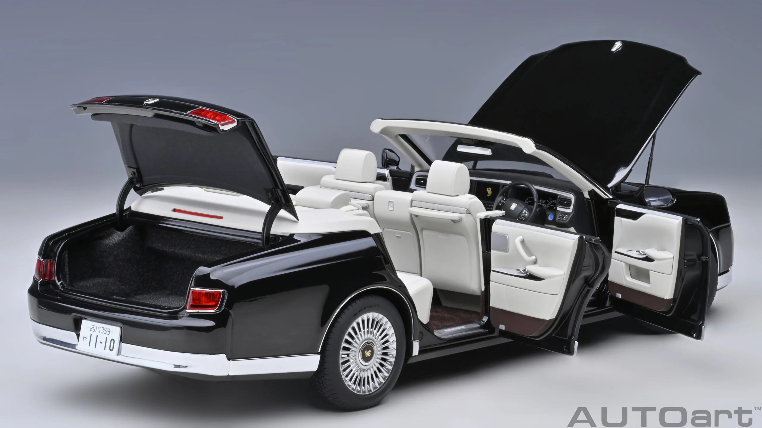 AUTOart 1:18 Toyota Century Convertible (Black) 79531