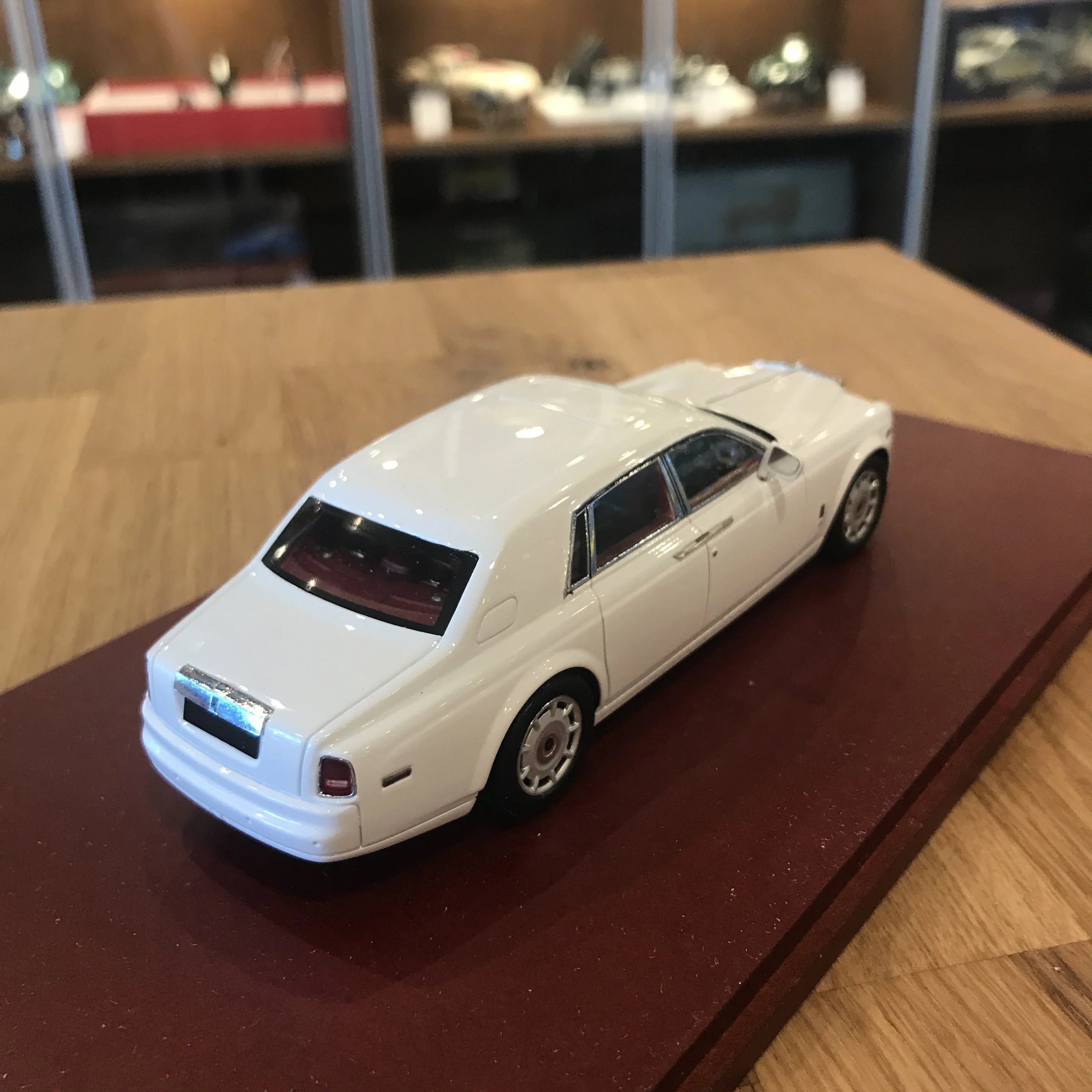 TSM 1:43 Rolls Royce Phantom Coupe 2009 White TSM114324 (Damaged / Clearance Final Sale)